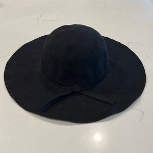 Black floppy hat
